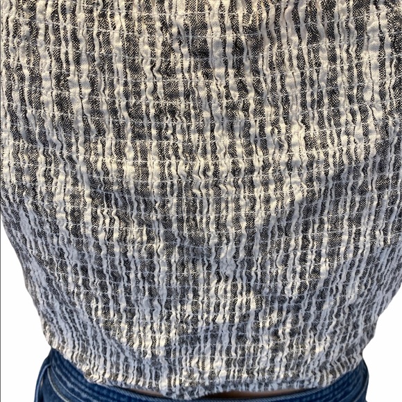 NWT Crop Ruffled Off The Shoulder Top - Picture 4 of 9